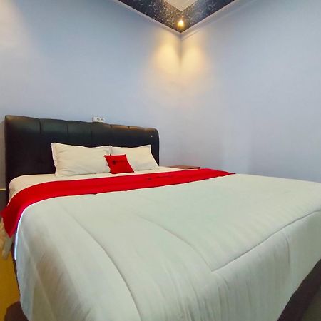 ホテル Reddoorz Syariah Near Stasiun Wates Wates  エクステリア 写真