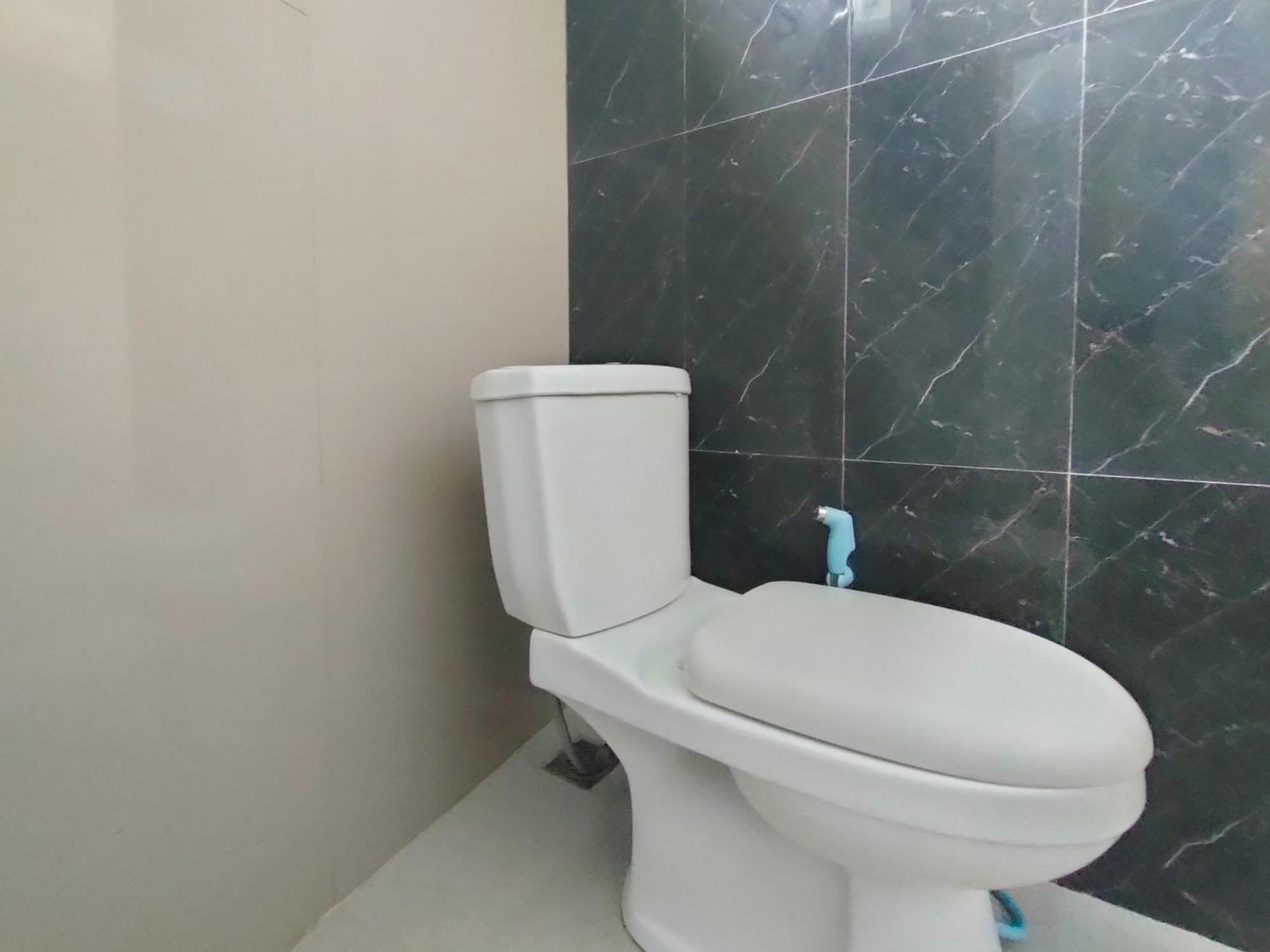ホテル Reddoorz Syariah Near Stasiun Wates Wates  エクステリア 写真