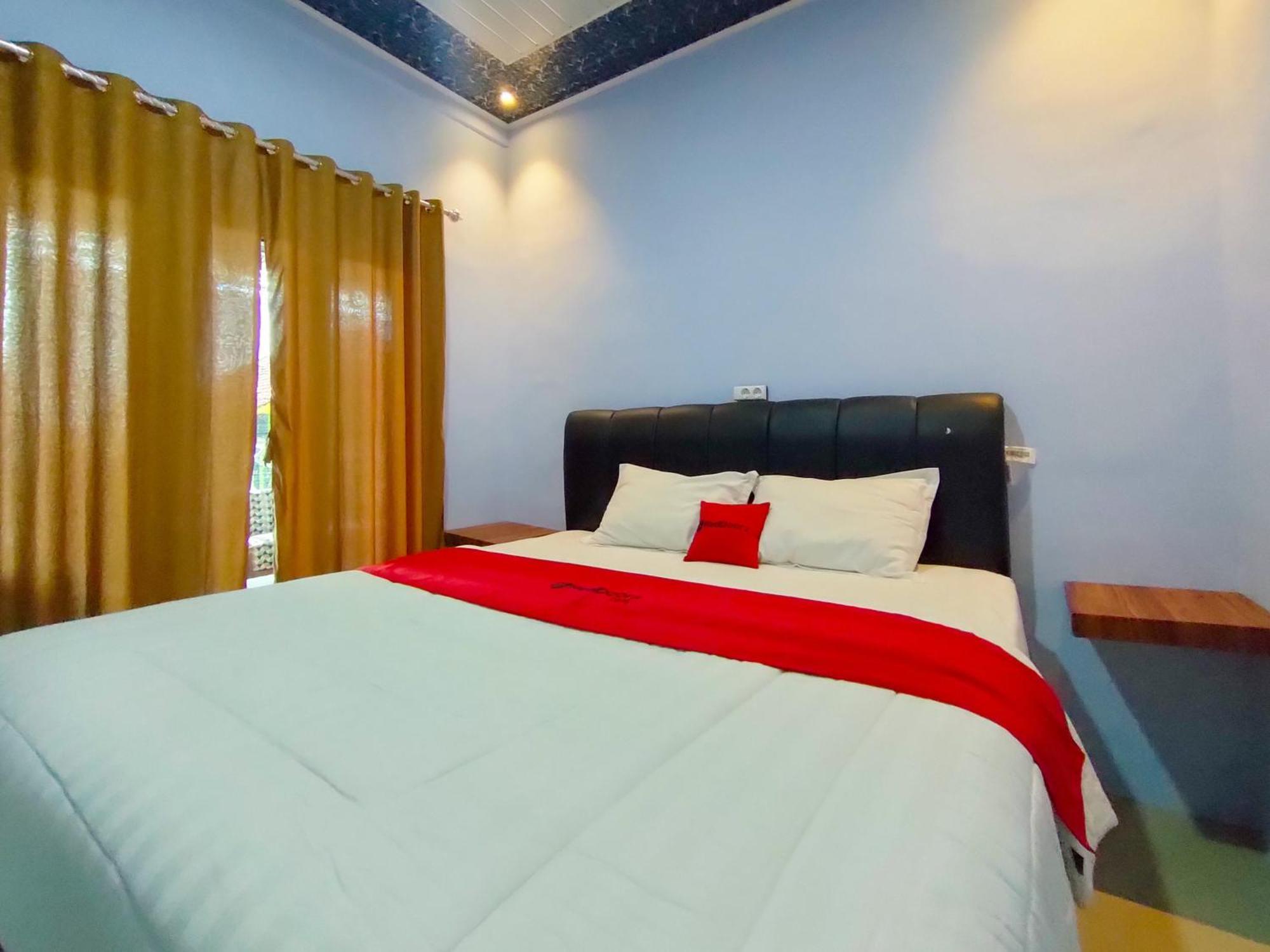 ホテル Reddoorz Syariah Near Stasiun Wates Wates  エクステリア 写真