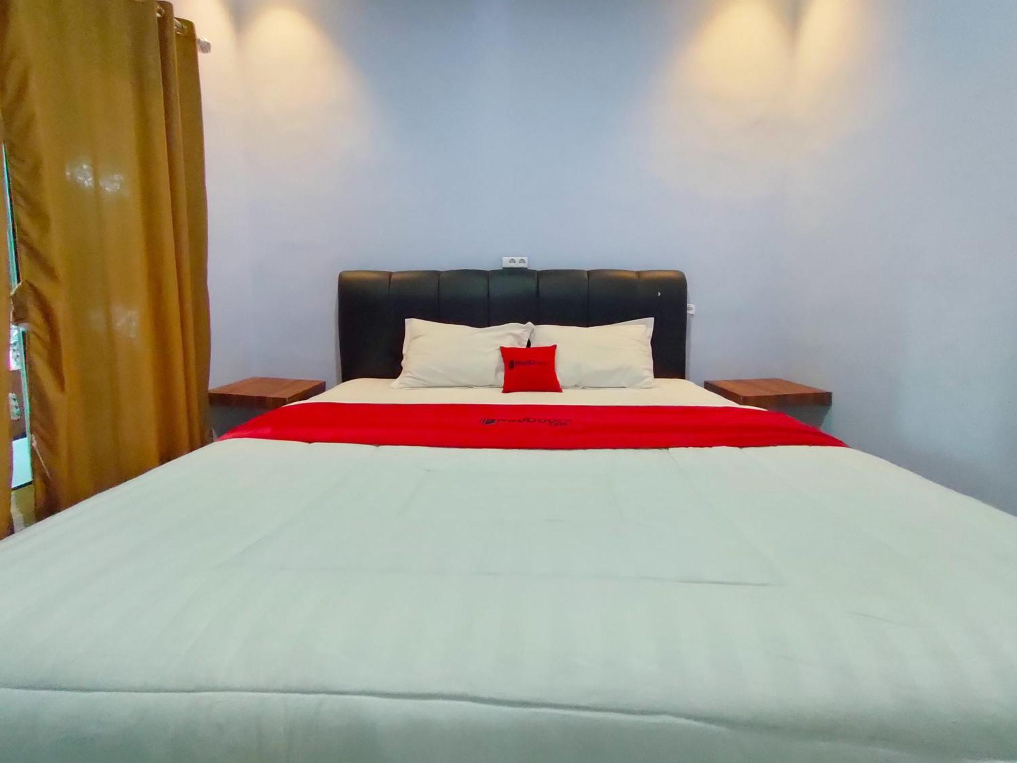 ホテル Reddoorz Syariah Near Stasiun Wates Wates  エクステリア 写真