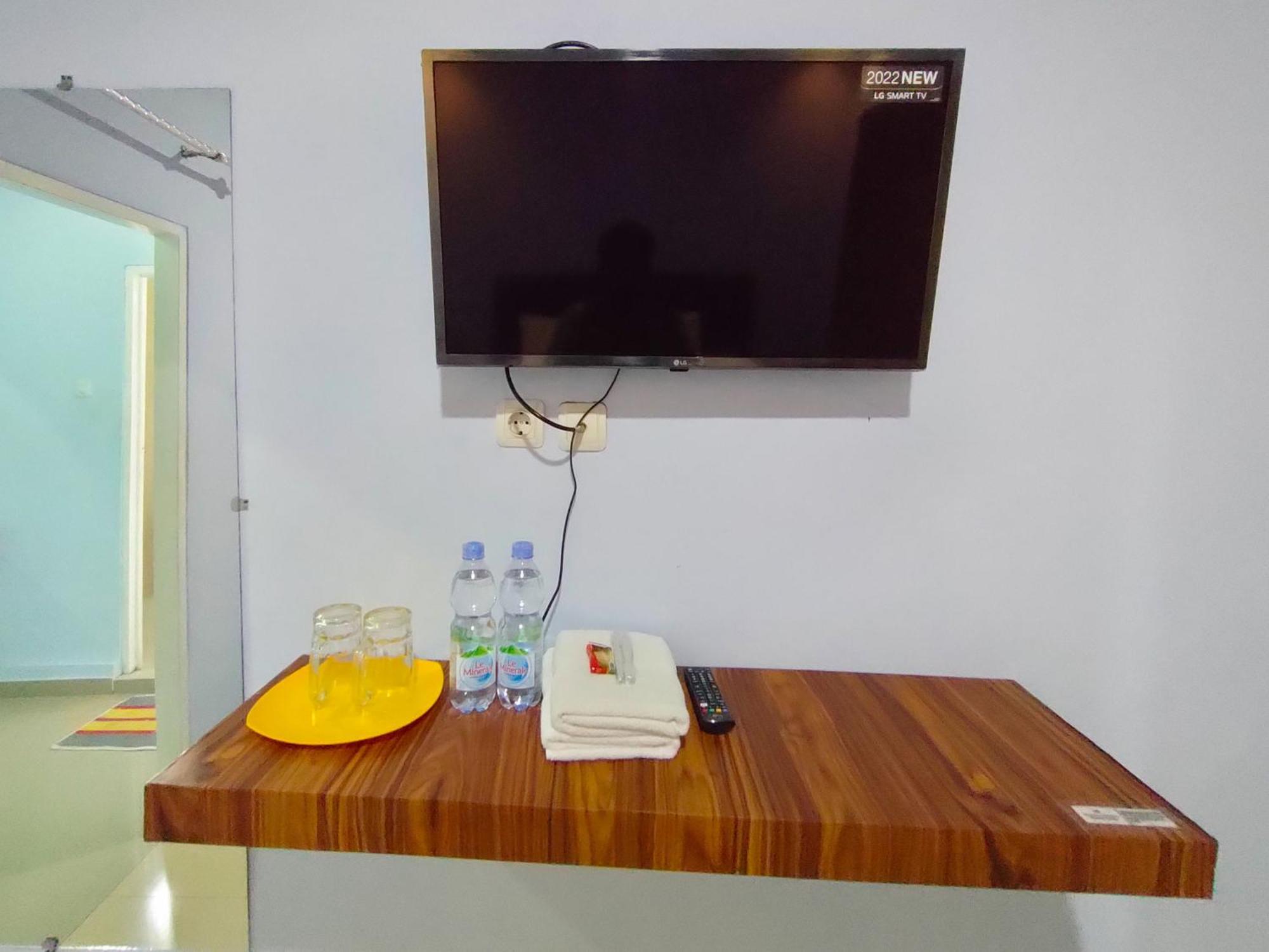 ホテル Reddoorz Syariah Near Stasiun Wates Wates  エクステリア 写真