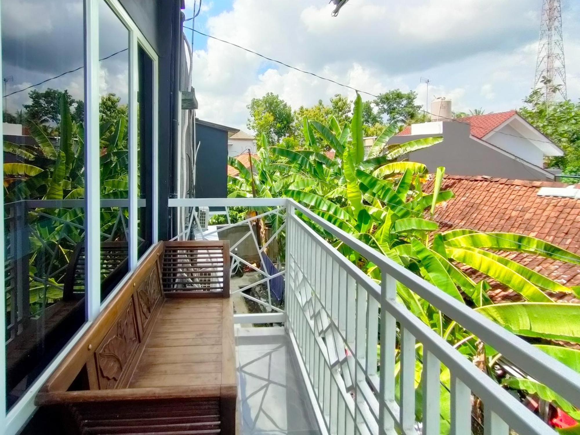 ホテル Reddoorz Syariah Near Stasiun Wates Wates  エクステリア 写真